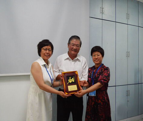 臺灣展覽產業(yè)巡回推廣團團長與我司領導合影