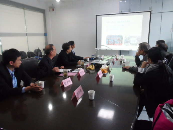 臺灣代表團受到第29屆醫(yī)博會組委會的邀請參觀展會、參加醫(yī)博會論壇